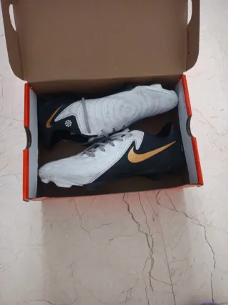 Zapatillas de fútbol Nike dorado