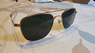 Gafas de sol American Optical Doradas