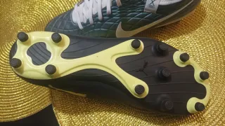 Botines Fútbol Nike y Puma Azul Amarillo/tornasol