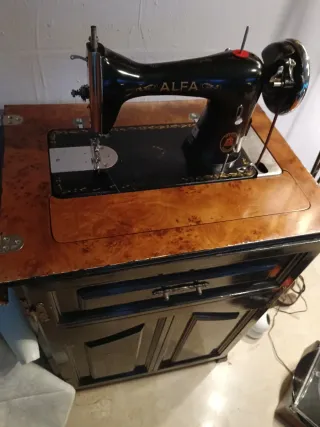 Máquina de coser antigua