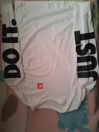 Camiseta Nike The Nike Tee Talla L