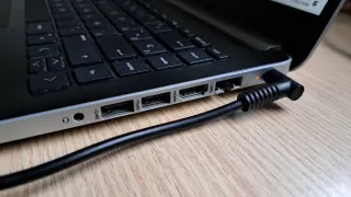 Portatil HP 14” AMD Ryzen 5/8RAM/SSD 512/Windows11