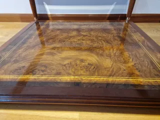 Mesa de centro de madera y cristal