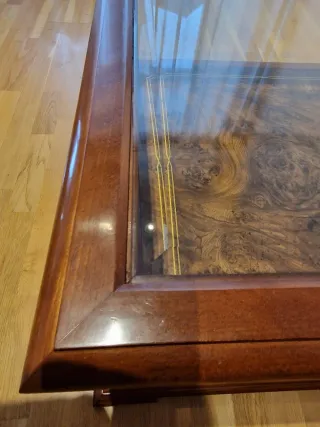 Mesa de centro de madera y cristal