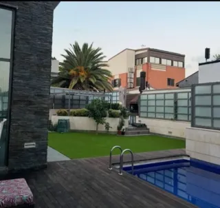 Montaje de césped artificial económico