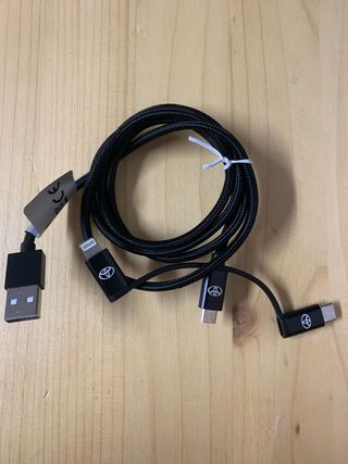 Cable Toyota USB a Micro USB y Lightning
