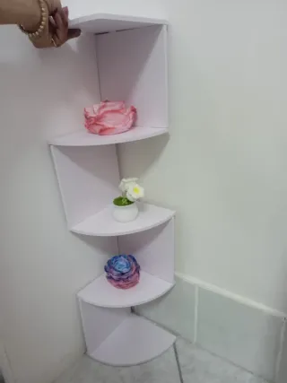 Scaffale angolare bianco in legno