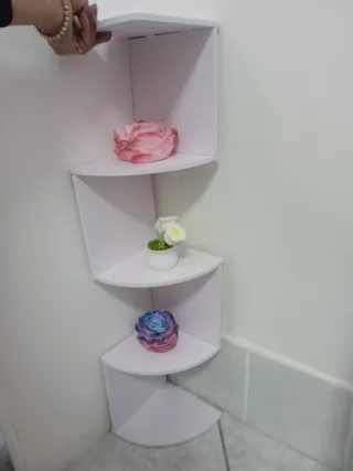 Scaffale angolare bianco in legno