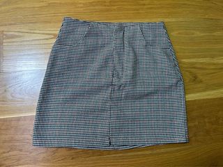 Lote 3 faldas y 1 pantalón