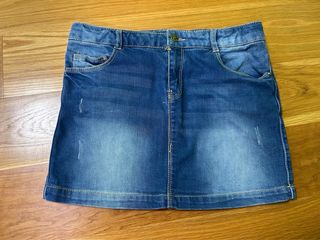 Lote 3 faldas y 1 pantalón