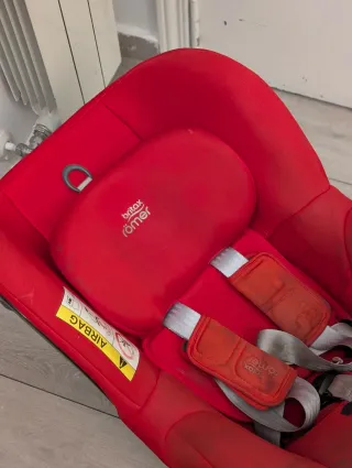 Silla de coche Britax Römer 2 Roja. Cambiar tela.