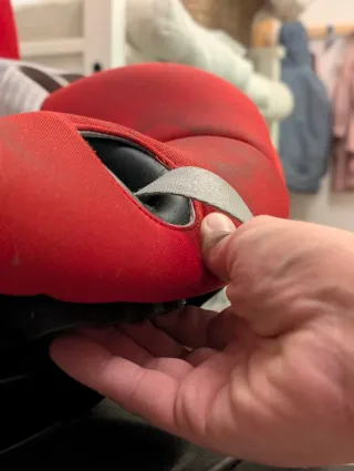 Silla de coche Britax Römer 2 Roja. Cambiar tela.