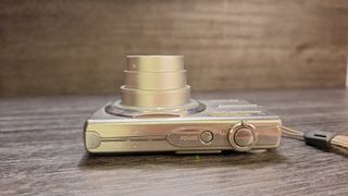 Olympus FE-250 Cámara Digital 8.0 MP Plata