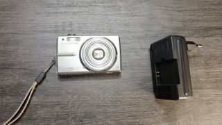 Olympus FE-250 Cámara Digital 8.0 MP Plata