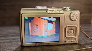 Olympus FE-250 Cámara Digital 8.0 MP Plata