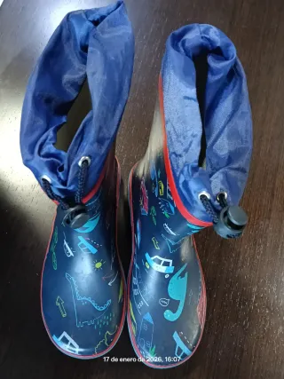 Botas agua infantiles Talla 33.Cierre impermeable