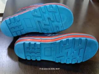 Botas agua infantiles Talla 33.Cierre impermeable