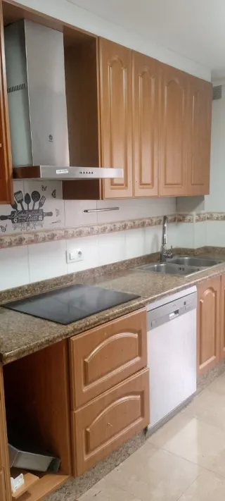 Muebles de cocina madera y fregadero encimera no