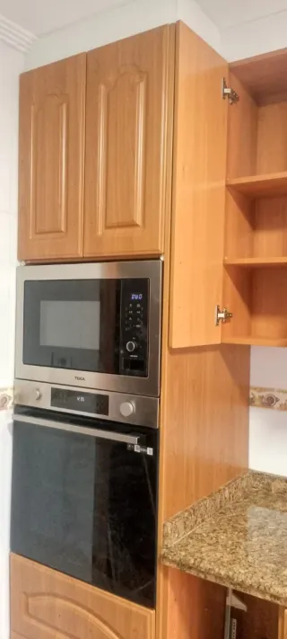 Muebles de cocina madera y fregadero encimera no