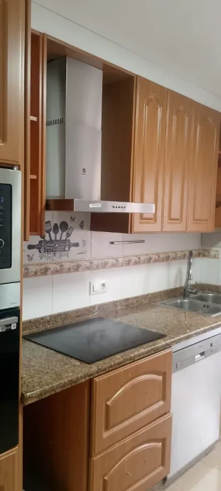 Muebles de cocina madera y fregadero encimera no