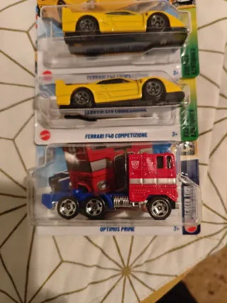 Hotwheels Ferrari F40 Competizione Amarillo