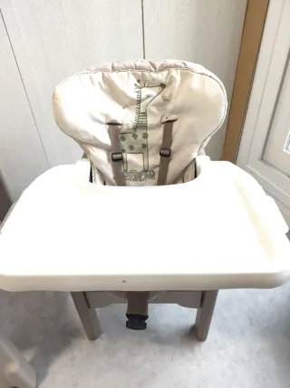 Trona bebé,niño. Convertible en mesa