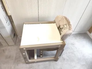 Trona bebé,niño. Convertible en mesa