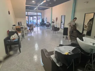 SE TRASPASA PELUQUERÍA EN FUNCIONAMIENTO – ALBAL