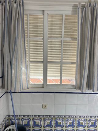 Ventana aluminio con palillería