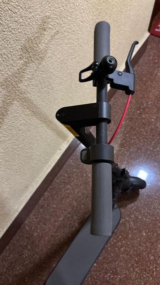 Patinete Eléctrico Negro con Casco includo