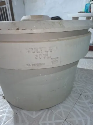 Depósito de Agua Multiuso 300L