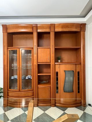 Mueble de comedor de madera