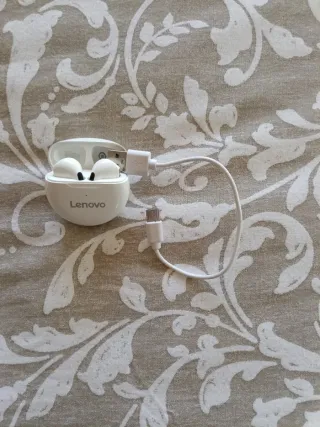 Teléfono Xiaomi Redmi Note 10 5 G.Con 3 carcasas