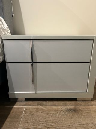 Conjunto 2 Mesitas de Noche