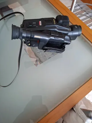 Câmara de vídeo Canon E850 Hi (sem bateria)