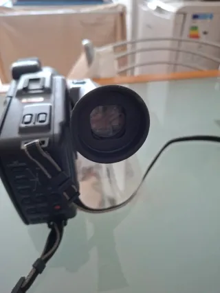 Câmara de vídeo Canon E850 Hi (sem bateria)