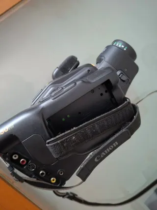 Câmara de vídeo Canon E850 Hi (sem bateria)