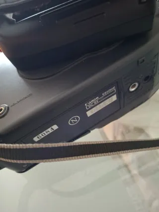 Câmara de vídeo Canon E850 Hi (sem bateria)