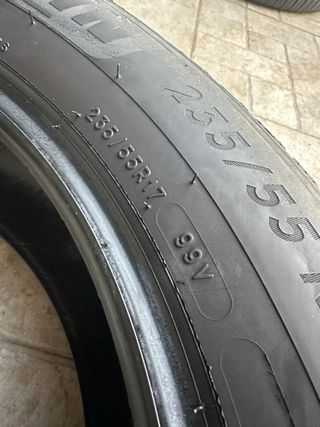 Neumáticos 235/55 R17 MICHELIN