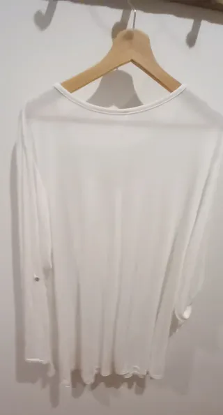 Camiseta básica cuello pico