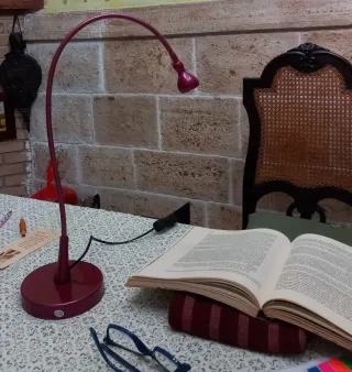 Flexo de mesa metálico rosa