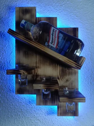 Botellero de pared con luz led