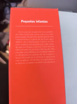 Pequeñas infamias (Spanish Edition)
