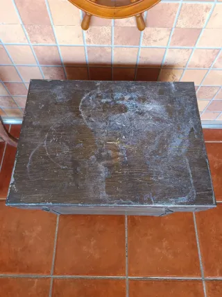 Mesa auxiliar de cajón de colmena