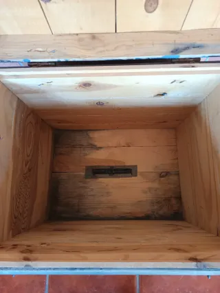 Mesa auxiliar de cajón de colmena