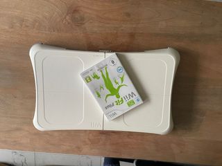 Nintendo Wii Fit Plus con juego