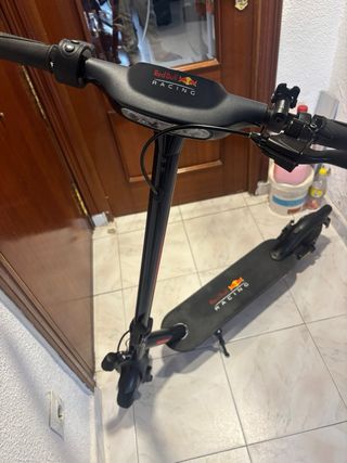 Patinete Eléctrico Red Bull Racing