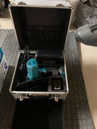 MAKITA Sierra circular Makita a baterías HS301-D