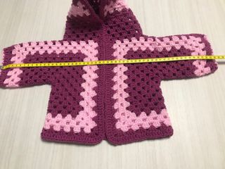 Golfino bimba uncinetto viola e rosa