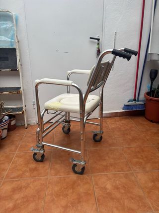 Silla ducha y WC con ruedas